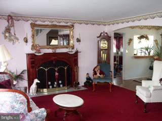 36 Jump Hill Road Levittown, PA 19056 - Photo 3 of 6 Gallery Image 3