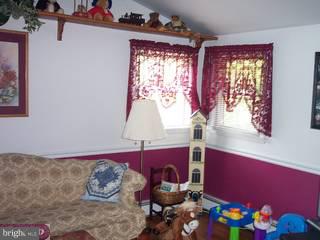 36 Jump Hill Road Levittown, PA 19056 - Photo 5 of 6 Gallery Image 5