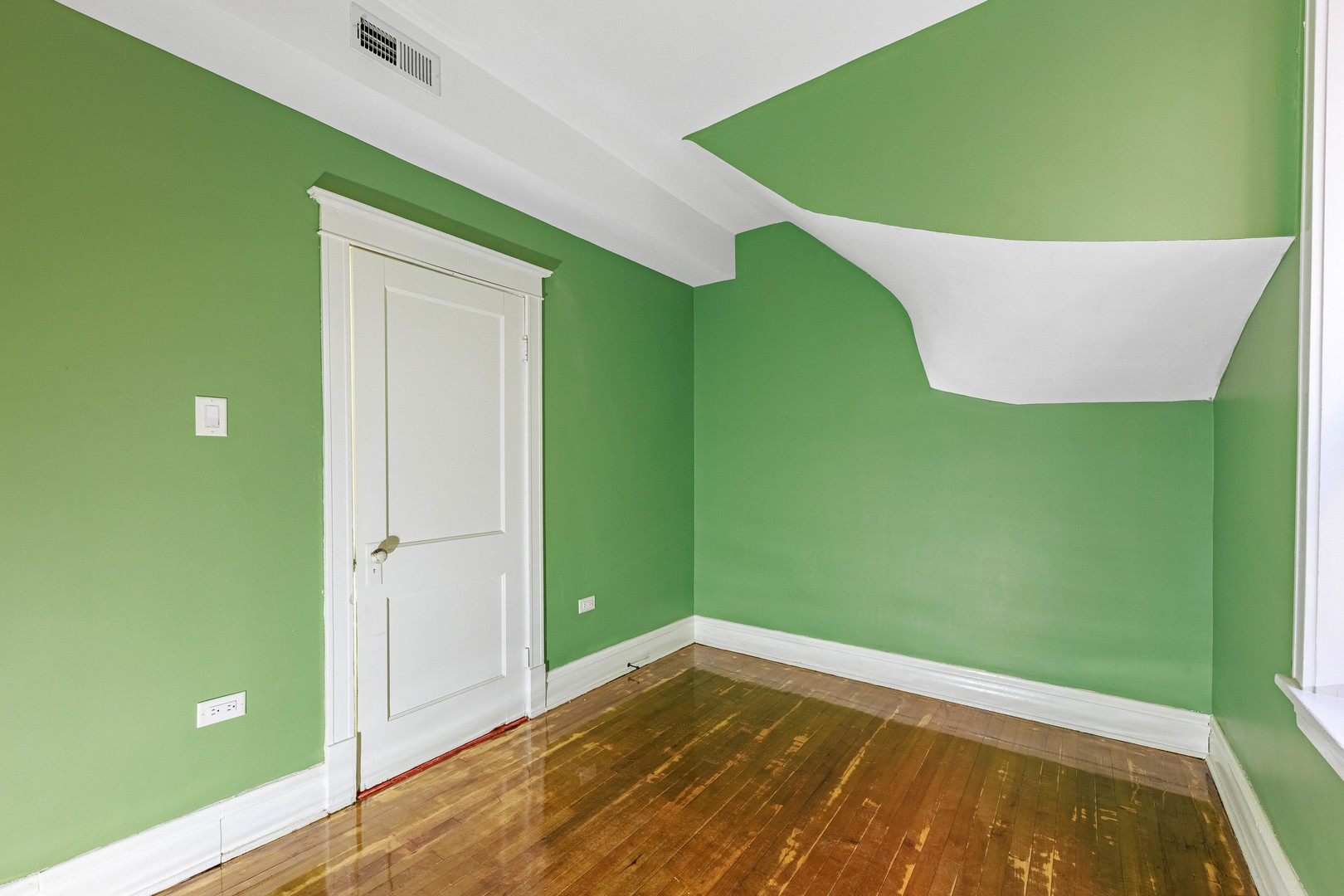 1445 South Kostner Avenue, Unit 1 Chicago, IL 60623 - Photo 10 of 15 a view of a room