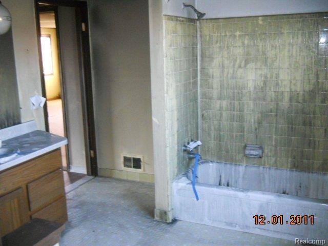 1612 Walnut Ridge Circle Canton, MI 48187 - Photo 13 of 16 bathroom 1.JPG