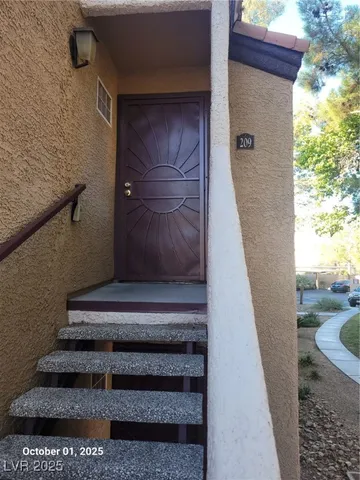 $1,300 | 9325 West Desert Inn Road, Unit 209, Las Vegas, NV 89117