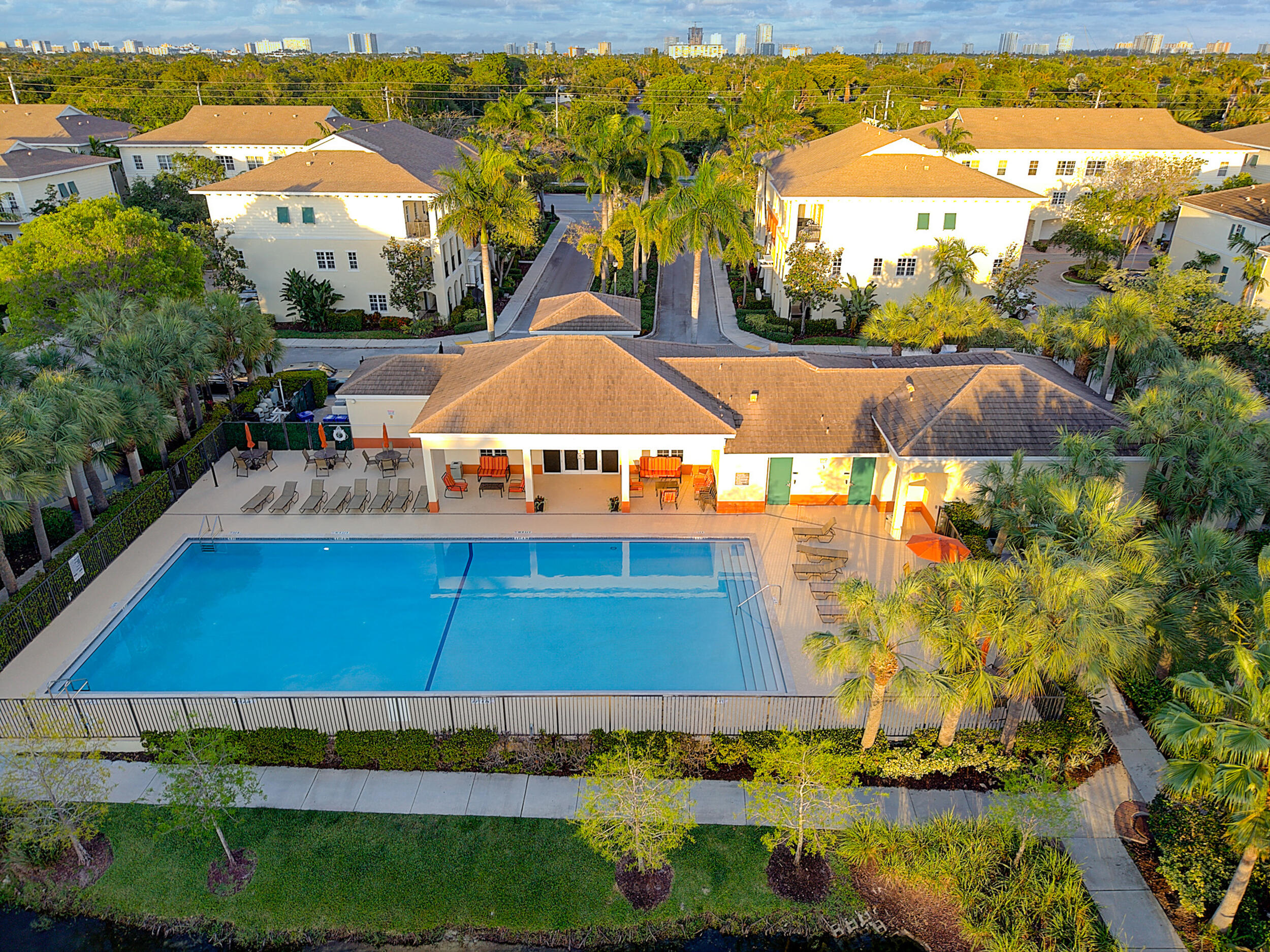704 Southwest 2nd Way Pompano Beach, FL 33060 - Photo 7 of 34 31