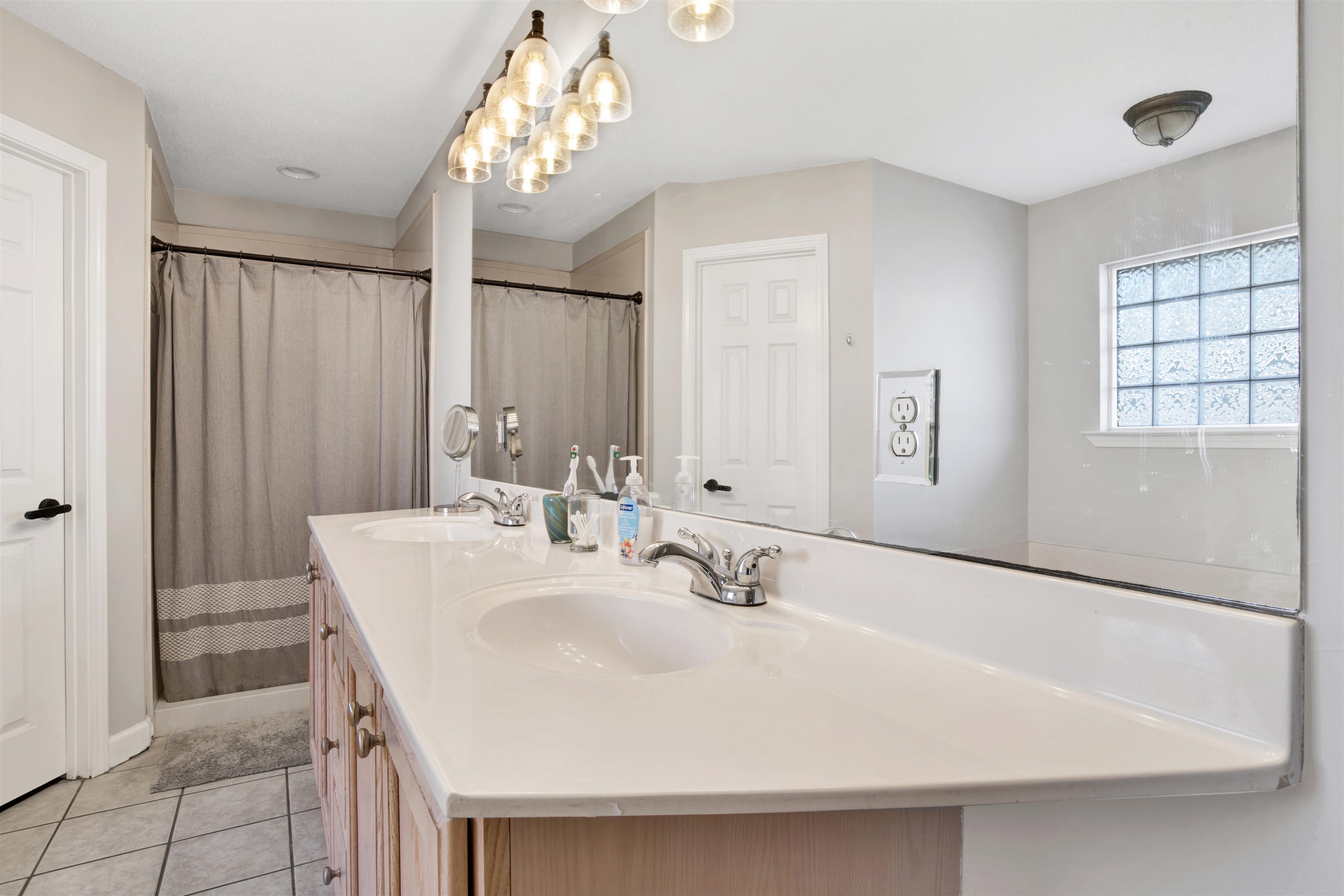 24605 Tarpon Lane Orange Beach, AL 36561 - Photo 22 of 36 Bathroom