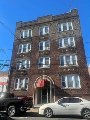 $1,950 | 6109 Monroe Place, Unit A3, West New York, NJ 07093