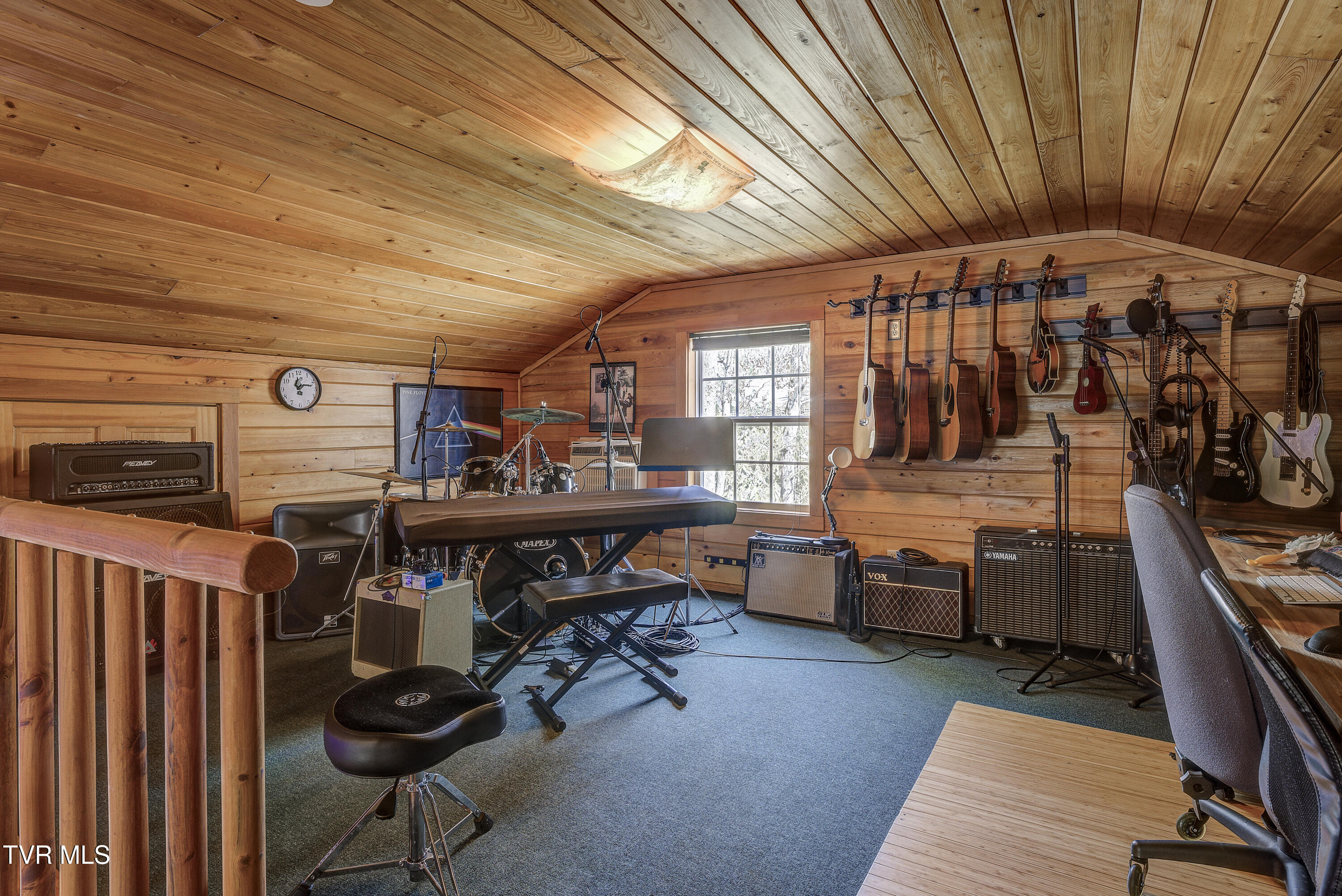 528 Gene Drive Butler, TN 37640 - Photo 16 of 68 Gene-13