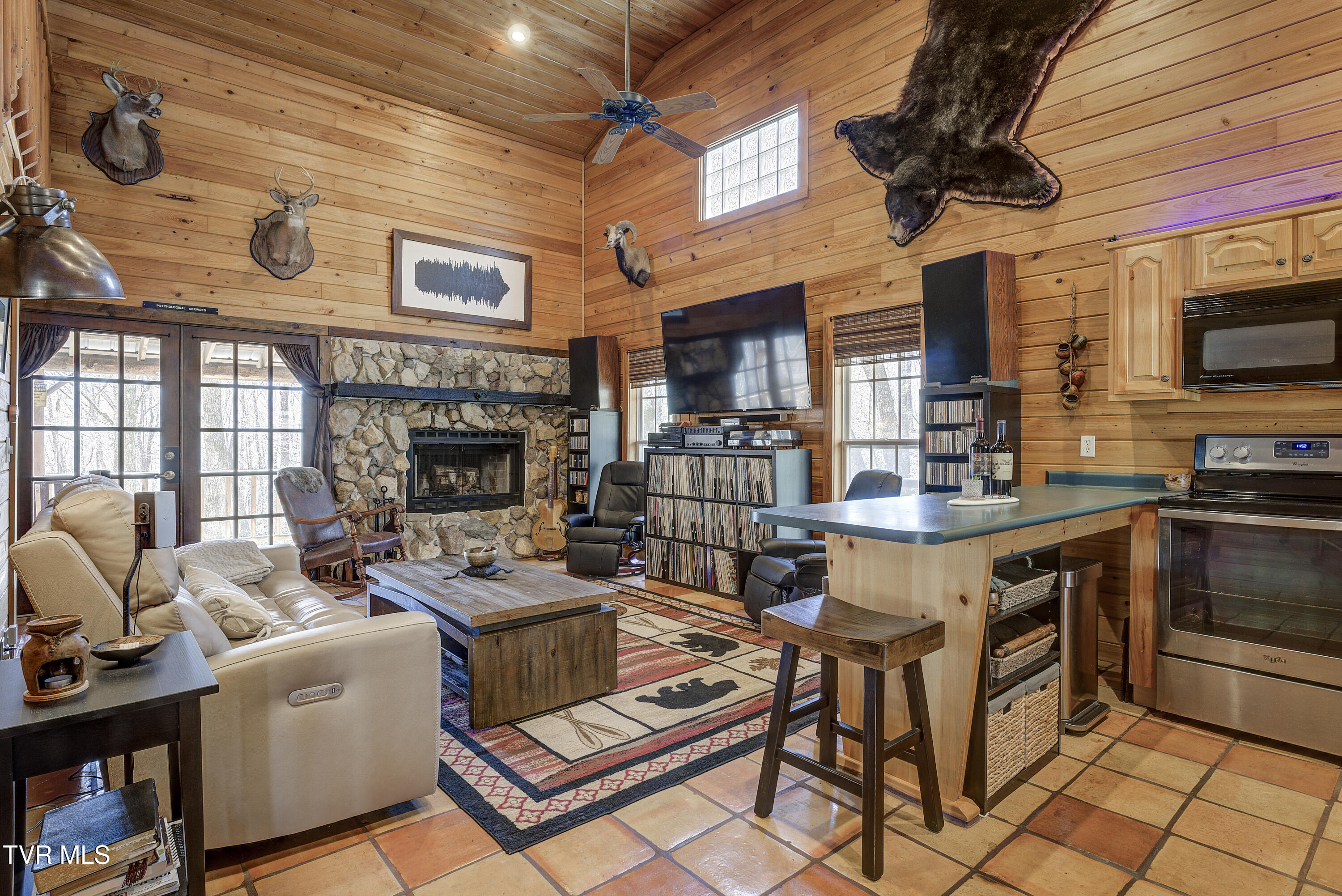 528 Gene Drive Butler, TN 37640 - Photo 4 of 68 Gene-1