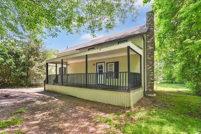 $294,900 | 46 Chestnut St Place, East Longmeadow, MA 01028