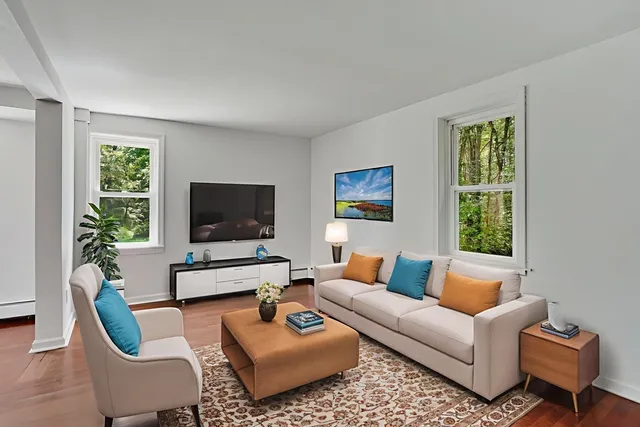 $294,900 | 46 Chestnut St Place, East Longmeadow, MA 01028