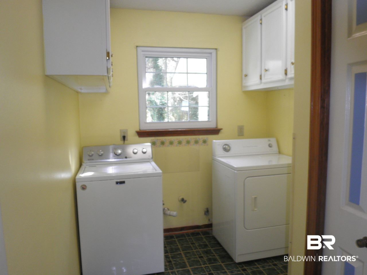 12921 Oak Tree Drive Magnolia Springs, AL 36555 - Photo 6 of 13 Laundry