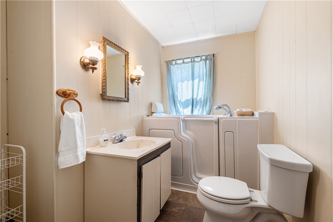 5927 East Lake Road Conesus, NY 14435 - Photo 22 of 46 Second Floor Full Bath w High End Walk-in Tub