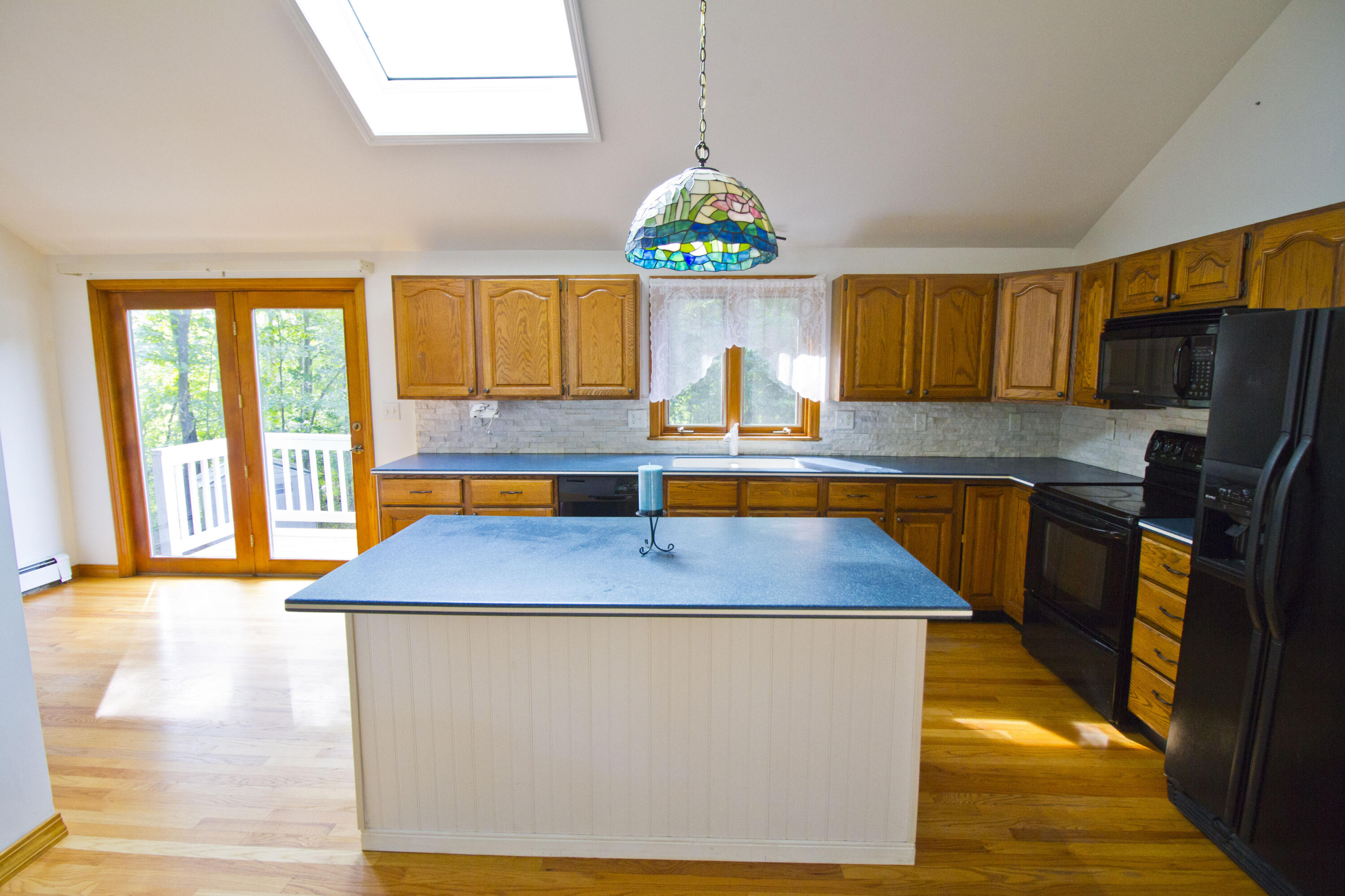 98 Pinecrest Road Portland, ME 04102 - Photo 4 of 20 98PineCrestRd_26