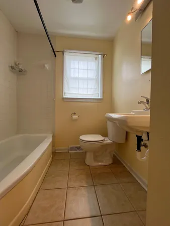 $1,500 | 2610 Colonial Avenue Southwest, Roanoke, VA 24015