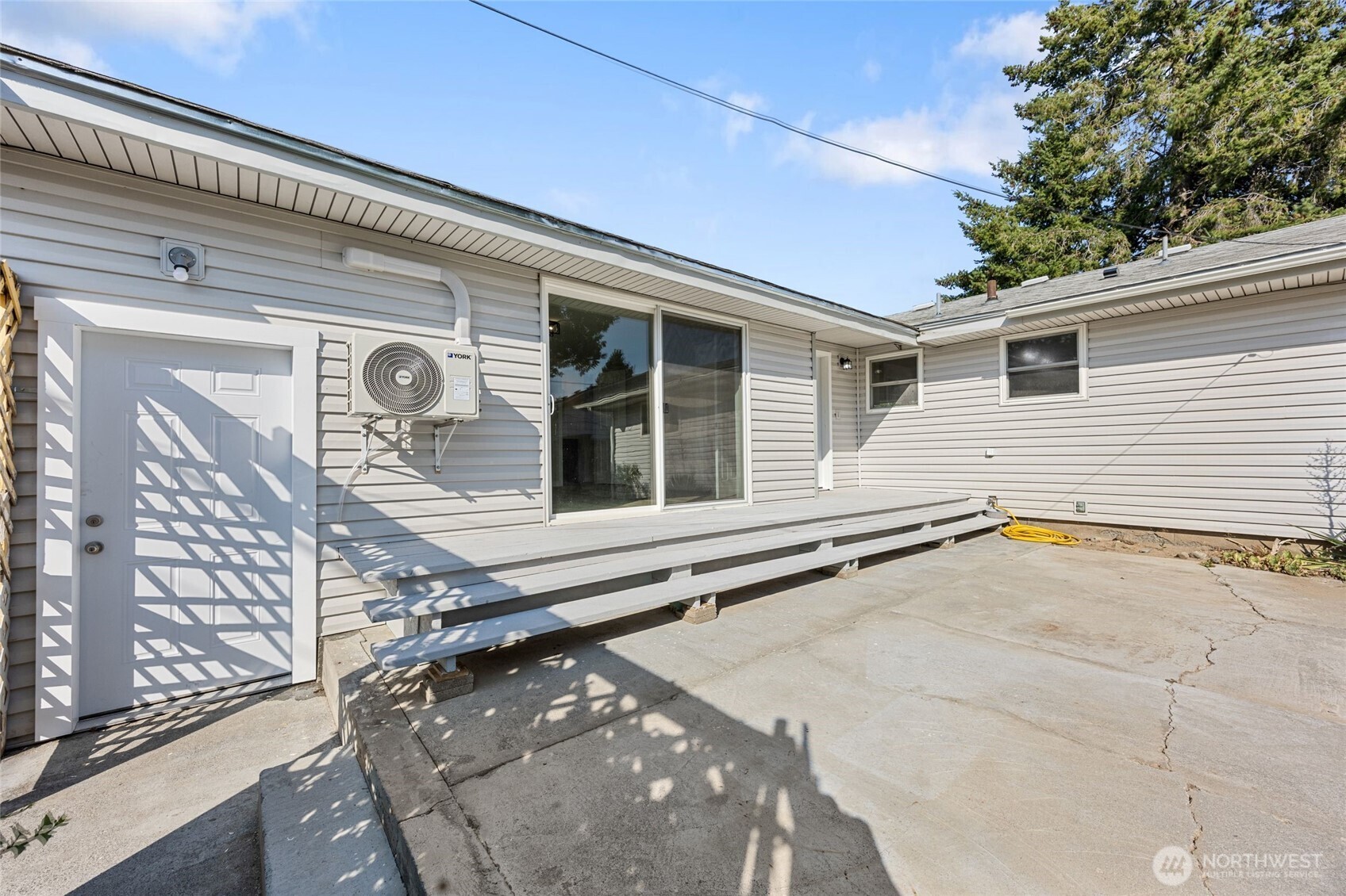 247 Northeast Ivy Ephrata, WA 98823 - Photo 8 of 40 a backyard of a house