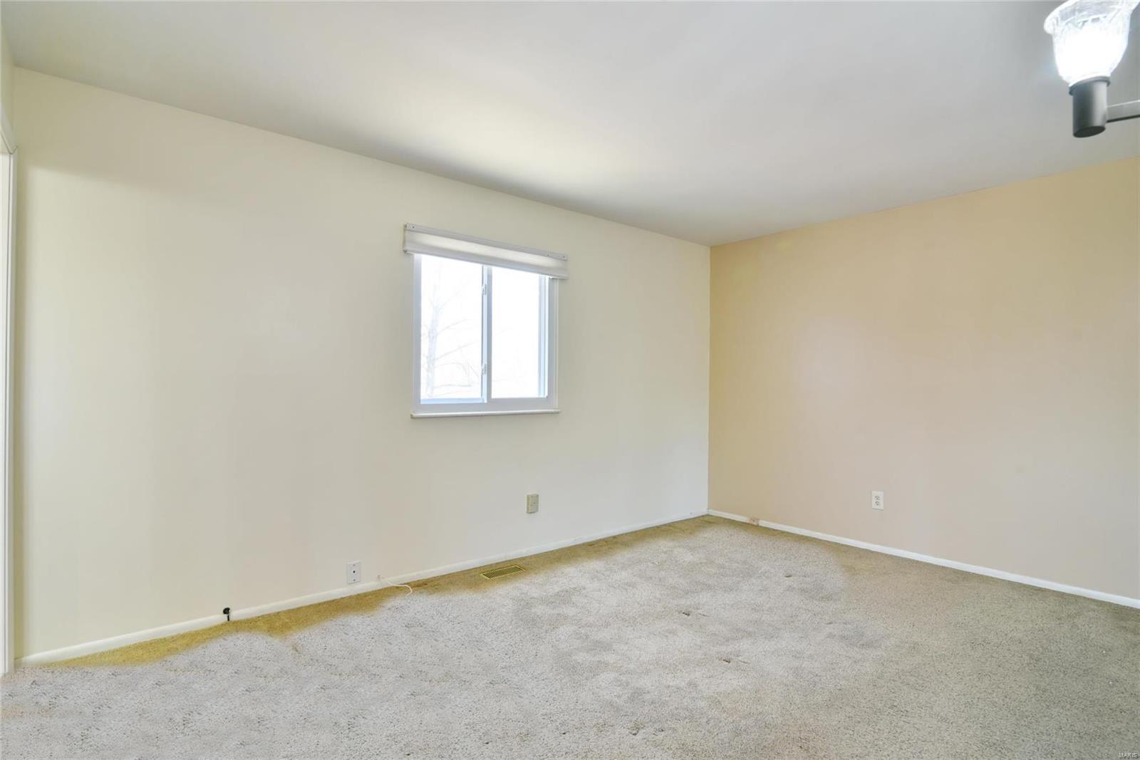 48 Roland Lane St. Peters, MO 63376 - Photo 18 of 32 Gallery Image 18