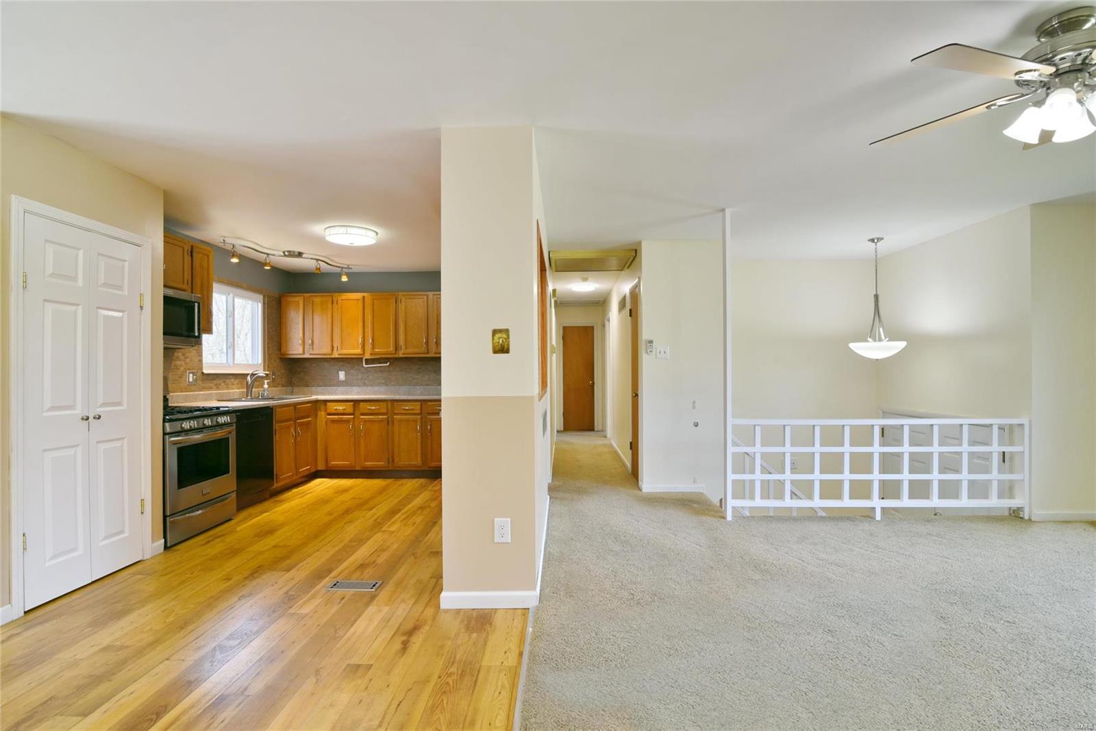 48 Roland Lane St. Peters, MO 63376 - Photo 5 of 32 Gallery Image 5