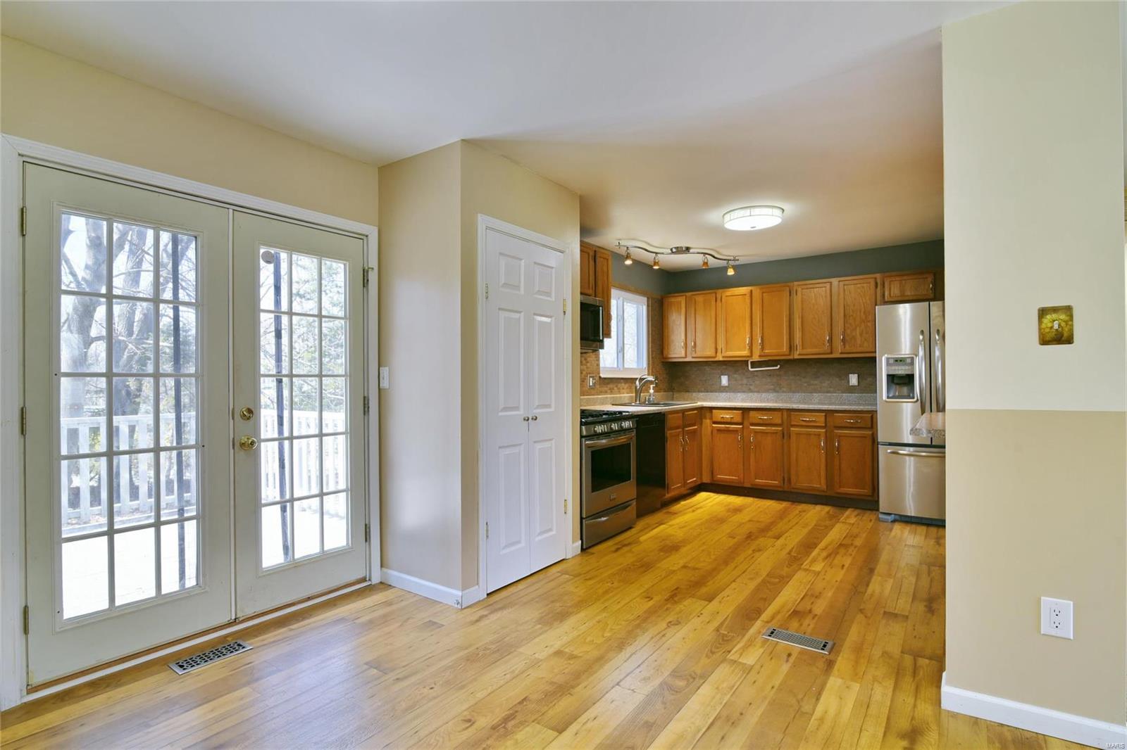 48 Roland Lane St. Peters, MO 63376 - Photo 8 of 32 Gallery Image 8