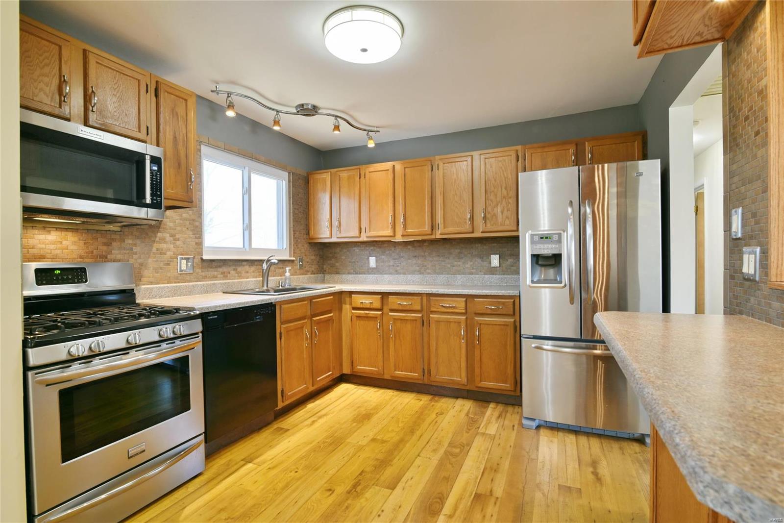 48 Roland Lane St. Peters, MO 63376 - Photo 10 of 32 Gallery Image 10