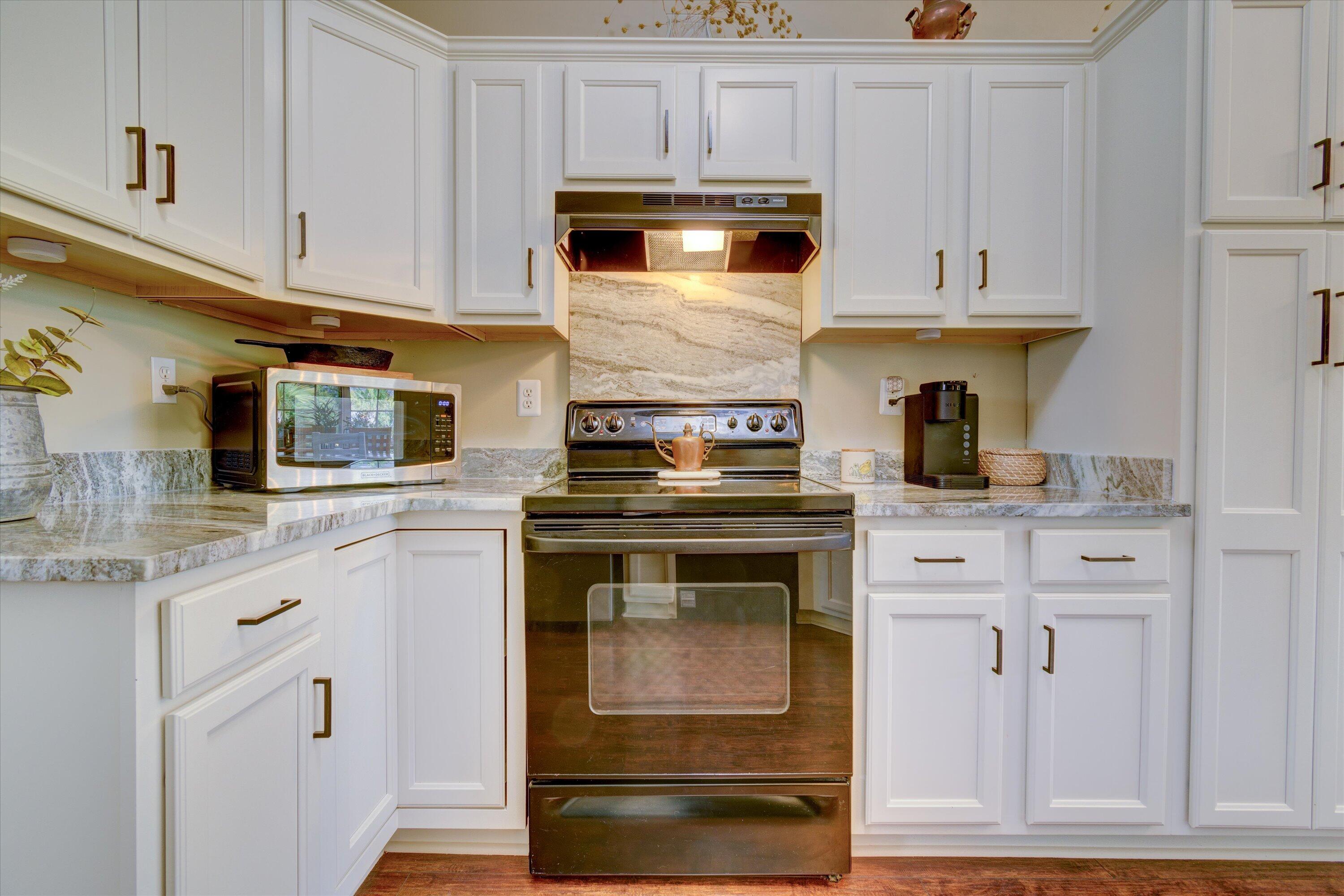 1324 Heidiho Way Mount Pleasant, SC 29466 - Photo 6 of 28 Kitchen1