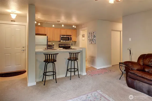 $399,900 | 9805 Avondale Road Northeast, Unit T254, Redmond, WA 98052