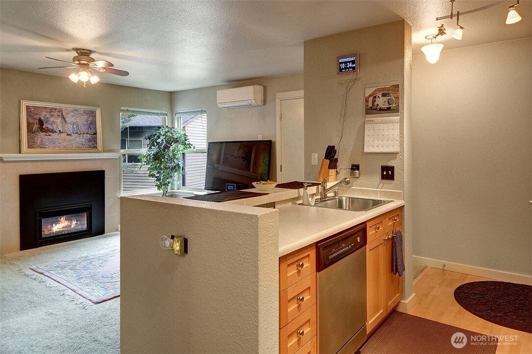 9805 Avondale Road Northeast, Unit T254 Redmond, WA 98052 - Photo 3 of 17