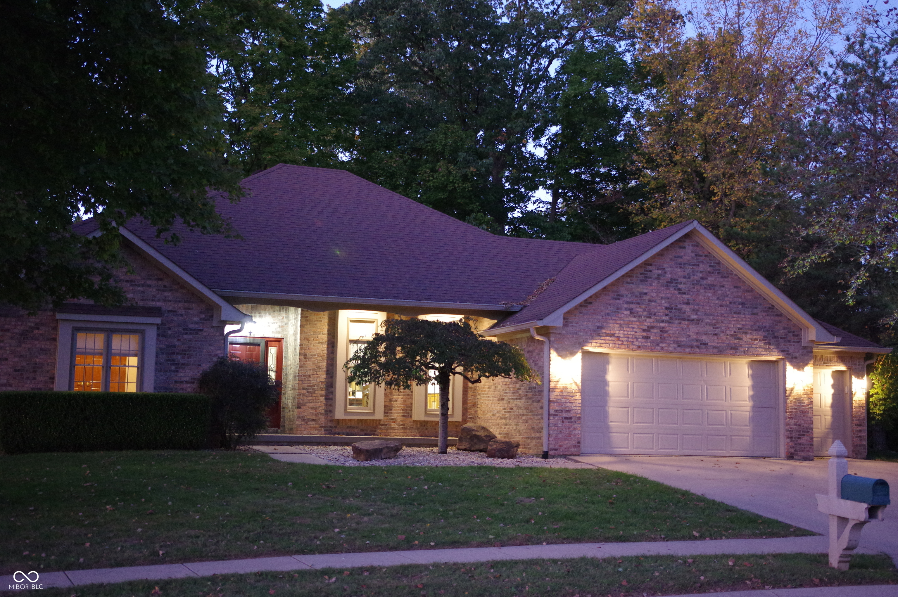 466 Sycamore Ridge Court Avon, IN 46123 - Photo 2 of 39 Gallery Image 2