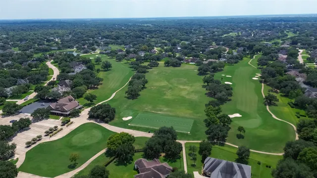 a view of a tennis court