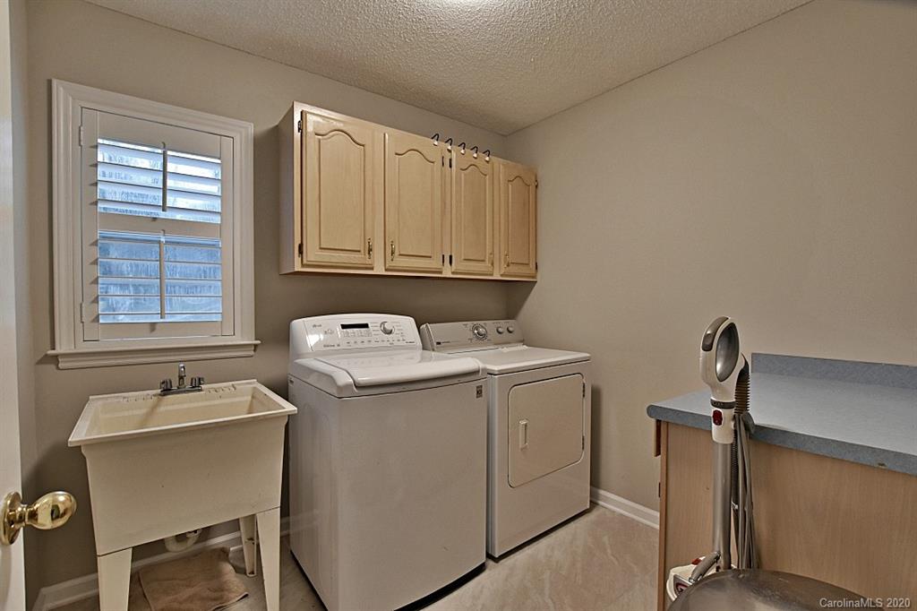 13022 Hamilton Pl Drive Fort Mill, SC 29708 - Photo 24 of 31 a utility room with dryer and washer