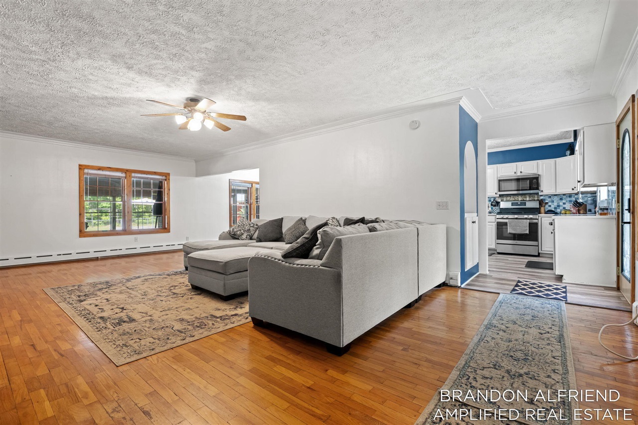 10226 Southwest Greenville Road Greenville, MI 48838 - Photo 6 of 62
