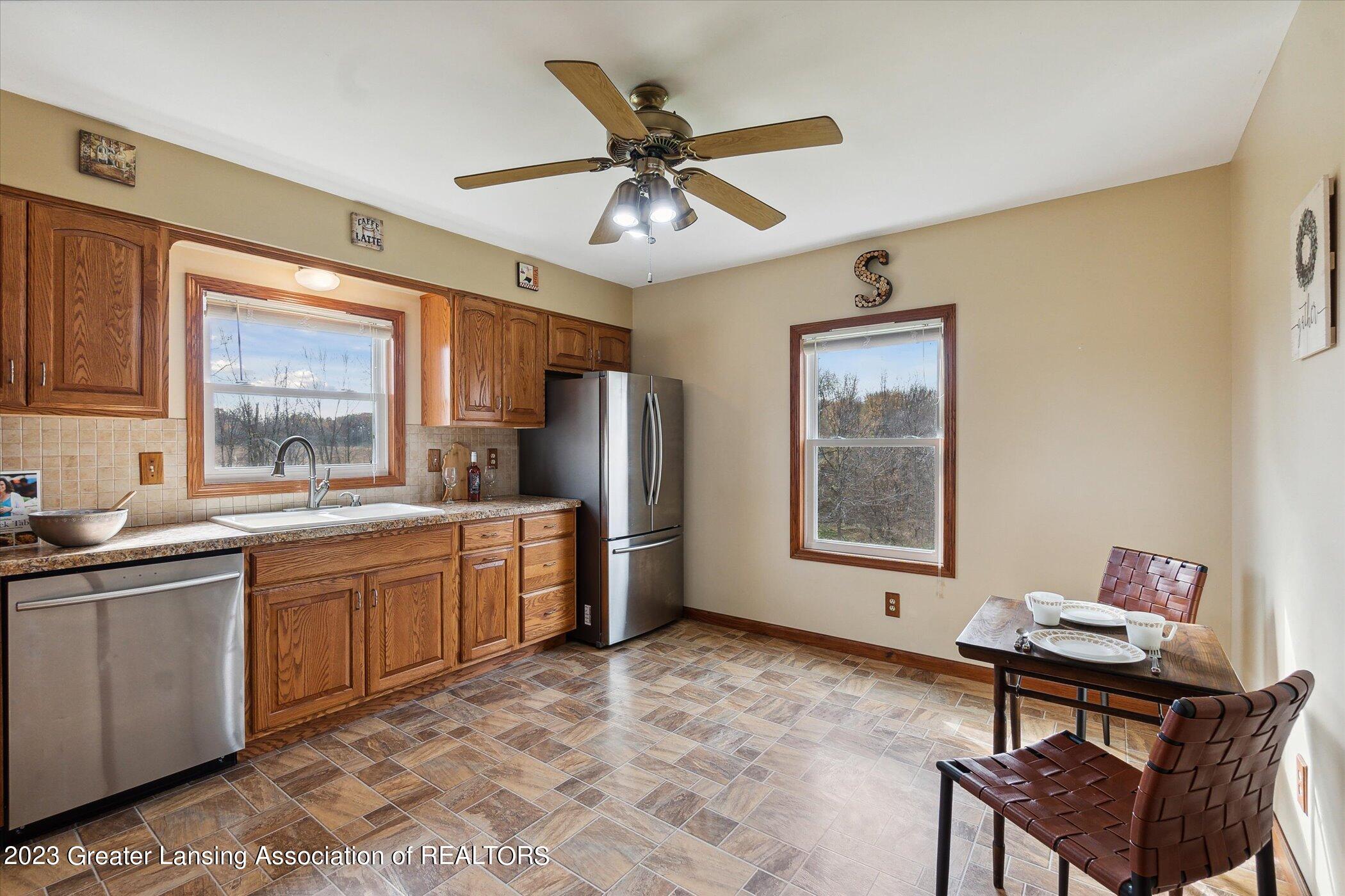 7461 West Chadwick Road Dewitt, MI 48820 - Photo 20 of 80 Kitchen