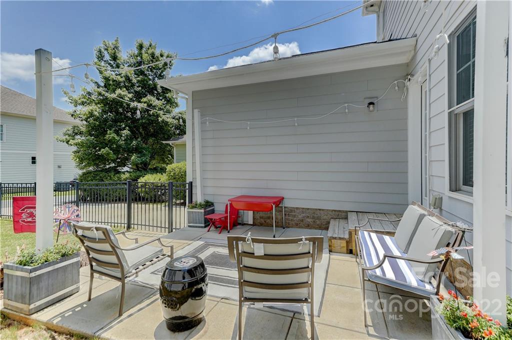 3558 Richard's Crossing Fort Mill, SC 29708 - Photo 31 of 35 a view of a chairs and table in patio