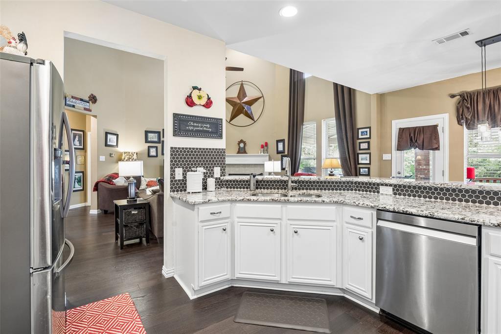 403 Springtree Road Lake Dallas, TX 75065 - Photo 14 of 34