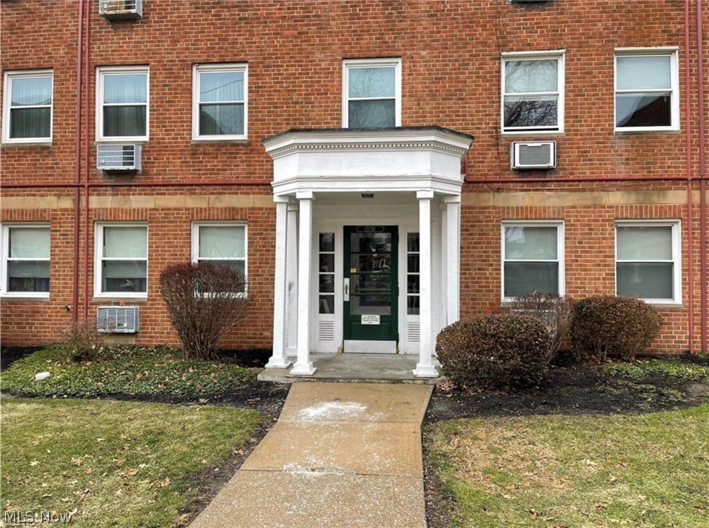 13781 Cedar Road, Unit 202D South Euclid, OH 44118 - Photo 1 of 6