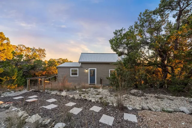 $465,000 | 28609 Paradise Manor Drive, Marble Falls, TX 78654