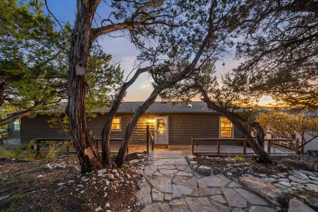 $465,000 | 28609 Paradise Manor Drive, Marble Falls, TX 78654