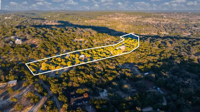 $465,000 | 28609 Paradise Manor Drive, Marble Falls, TX 78654