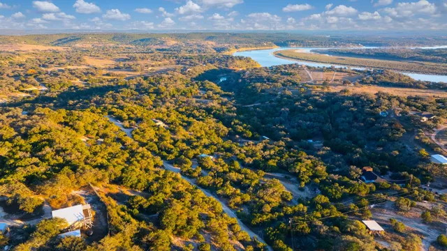 $465,000 | 28609 Paradise Manor Drive, Marble Falls, TX 78654