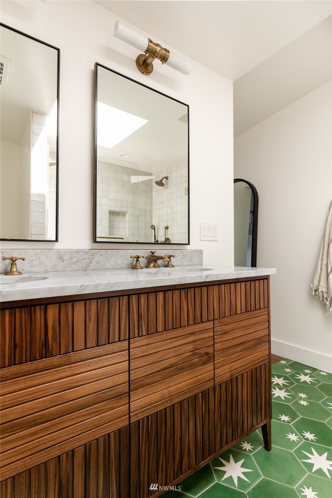 8708 22nd Avenue Northwest Seattle, WA 98117 - Photo 25 of 40