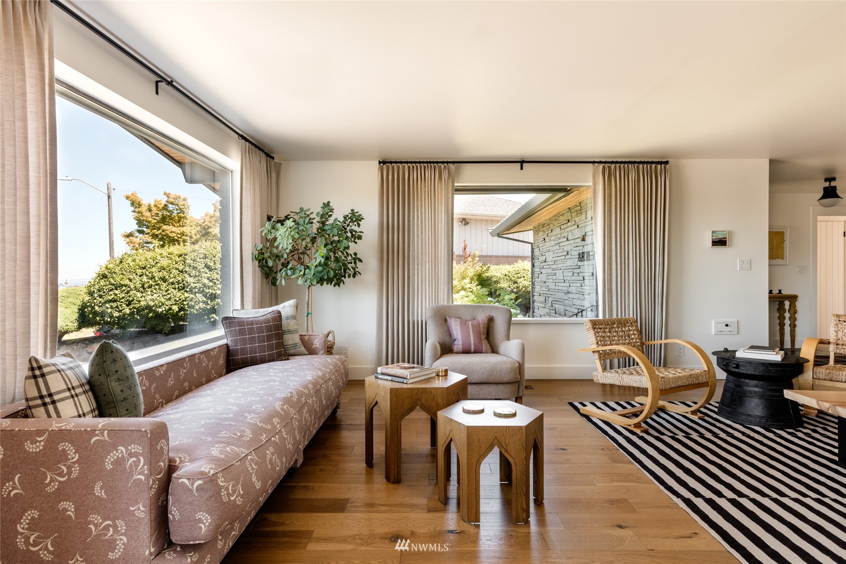 8708 22nd Avenue Northwest Seattle, WA 98117 - Photo 3 of 40