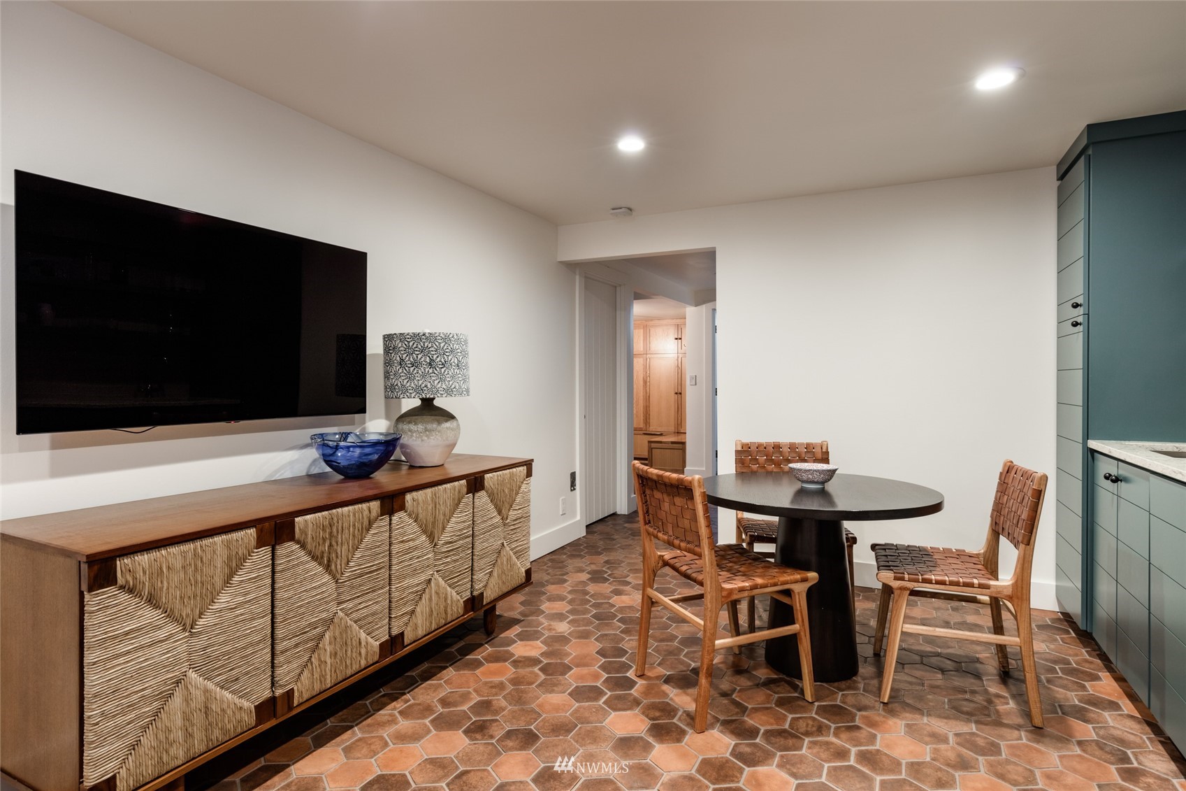 8708 22nd Avenue Northwest Seattle, WA 98117 - Photo 34 of 40