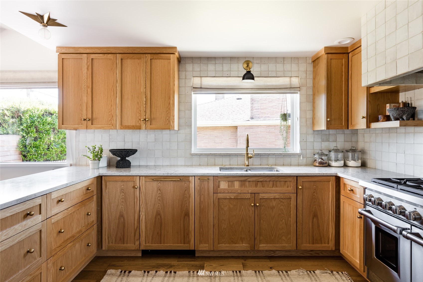 8708 22nd Avenue Northwest Seattle, WA 98117 - Photo 8 of 40