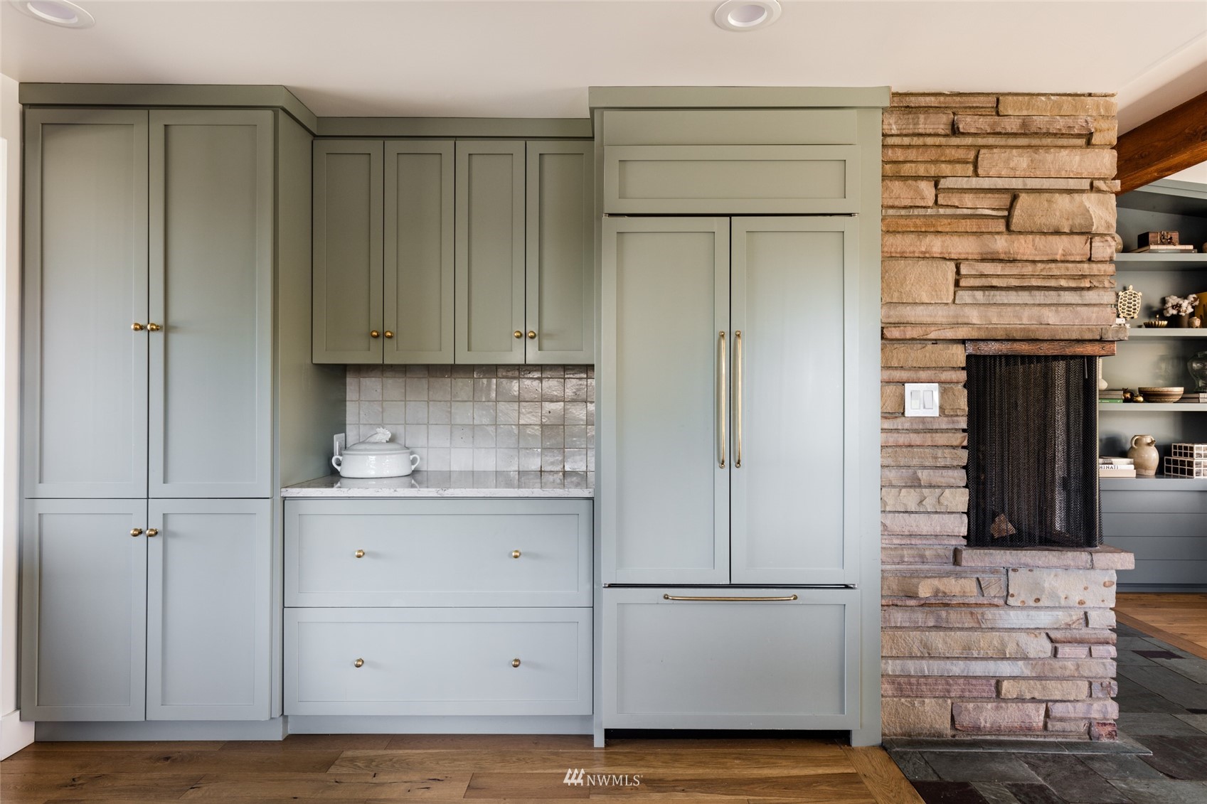 8708 22nd Avenue Northwest Seattle, WA 98117 - Photo 10 of 40