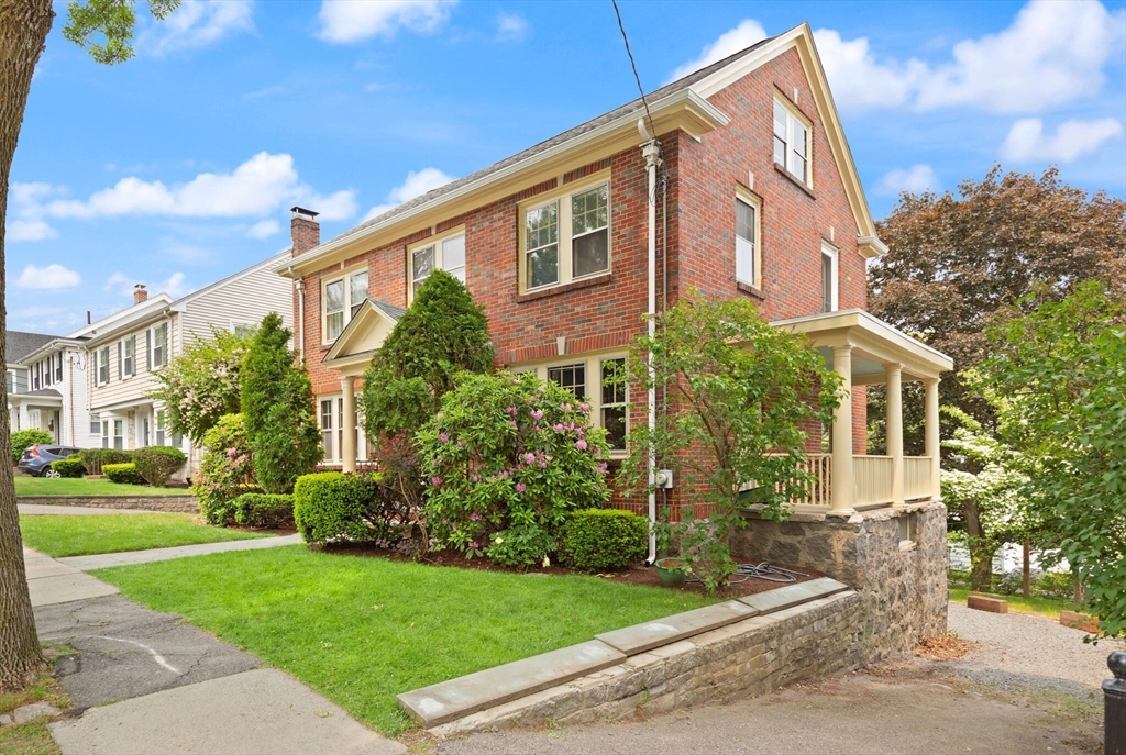 45 Russett Road Boston, MA 02132 - Photo 3 of 38 Gallery Image 3