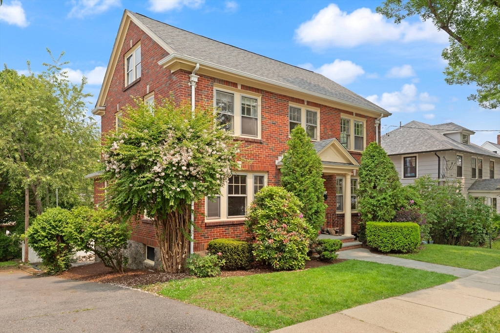 45 Russett Road Boston, MA 02132 - Photo 4 of 38 Gallery Image 4
