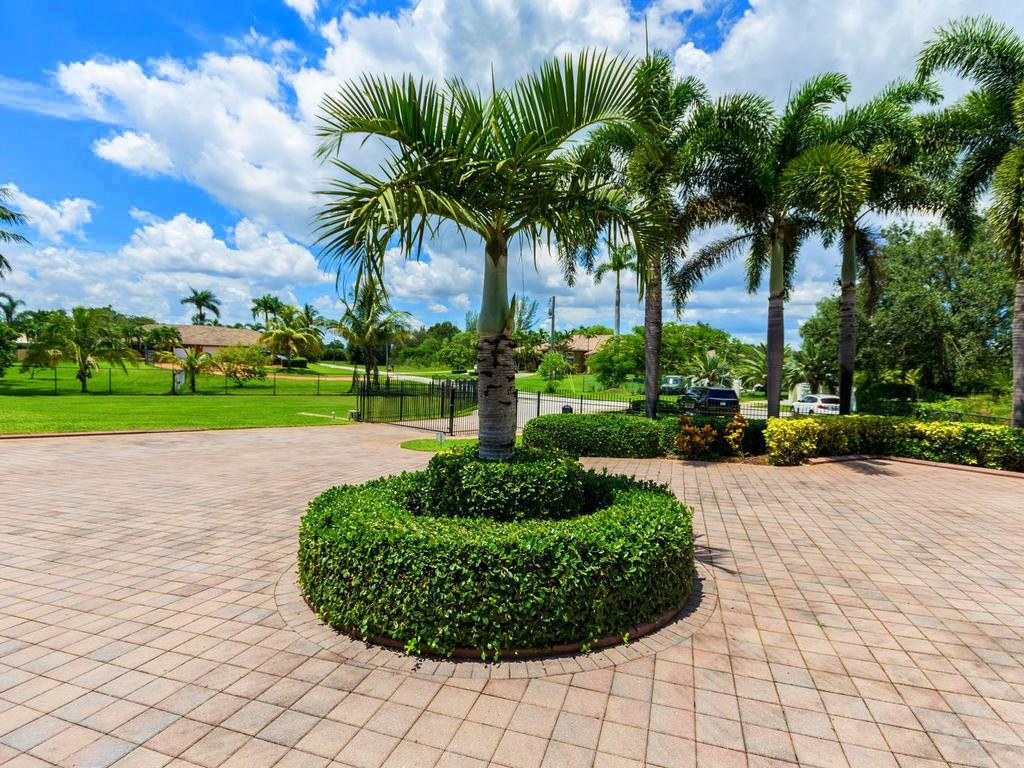 16500 Southwest 62nd Street Southwest Ranches, FL 33331 - Photo 17 of 100 a view of a backyard
