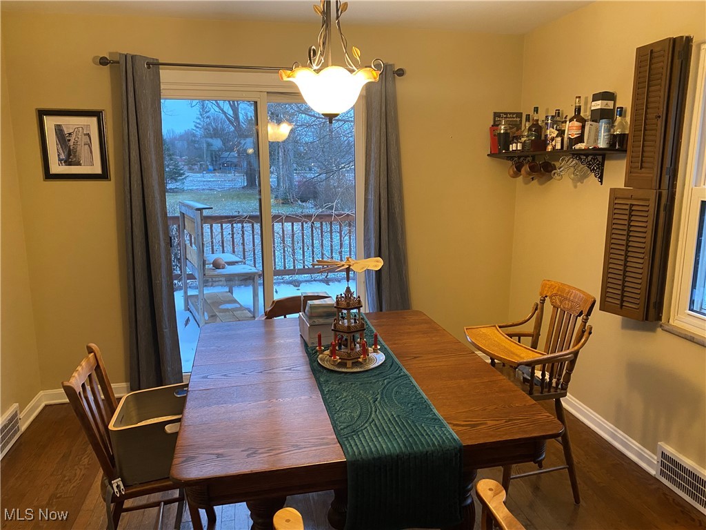 4663 Anderson Road Cleveland, OH 44121 - Photo 11 of 28 Dining Room with sliding doors to deck.
