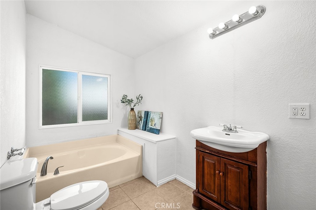 10412 Comstock Road Corona, CA 92883 - Photo 19 of 45