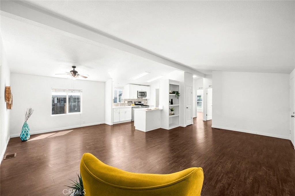 10412 Comstock Road Corona, CA 92883 - Photo 6 of 45