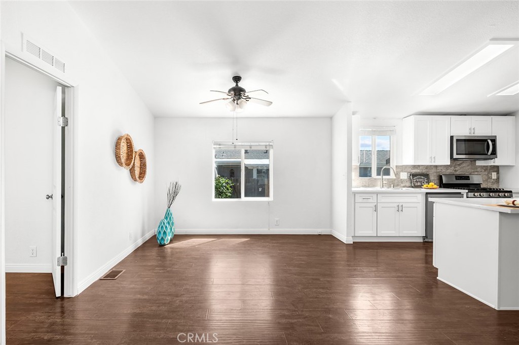 10412 Comstock Road Corona, CA 92883 - Photo 7 of 45