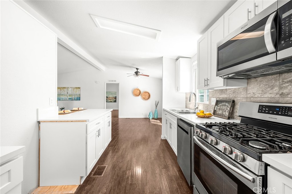 10412 Comstock Road Corona, CA 92883 - Photo 10 of 45