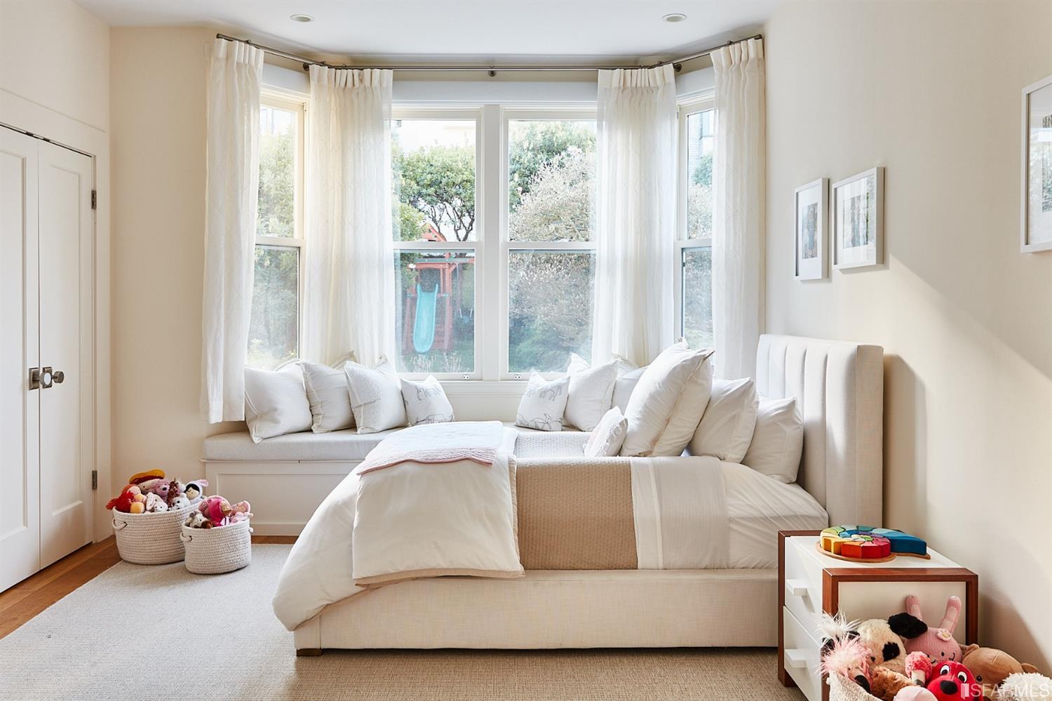 Vallejo Street San Francisco, CA 94123 - Photo 20 of 43